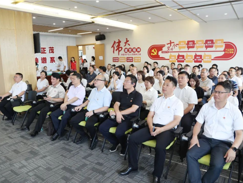 龙岗中专“主题党日”走进深汕特别合作区