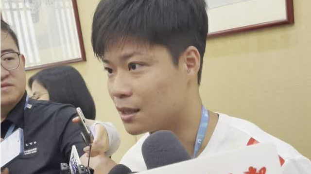 成都大运会深圳站火炬传递圆满成功！苏炳添：希望参赛选手完成梦想