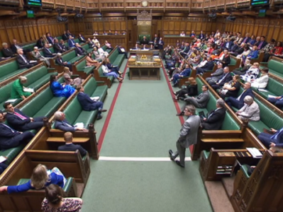 英国议会下院投票支持针对前首相约翰逊“聚会门”最终调查结果