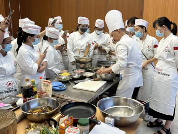 提技能 促就业！新湖街道“粤菜师傅”培训班结业