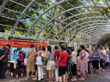 凤凰街道开展预防抑郁症宣传倡导居民维护身心健康