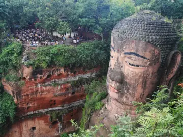 乐山大佛被卖？景区：事发数年前，出让部分经营权符合规定