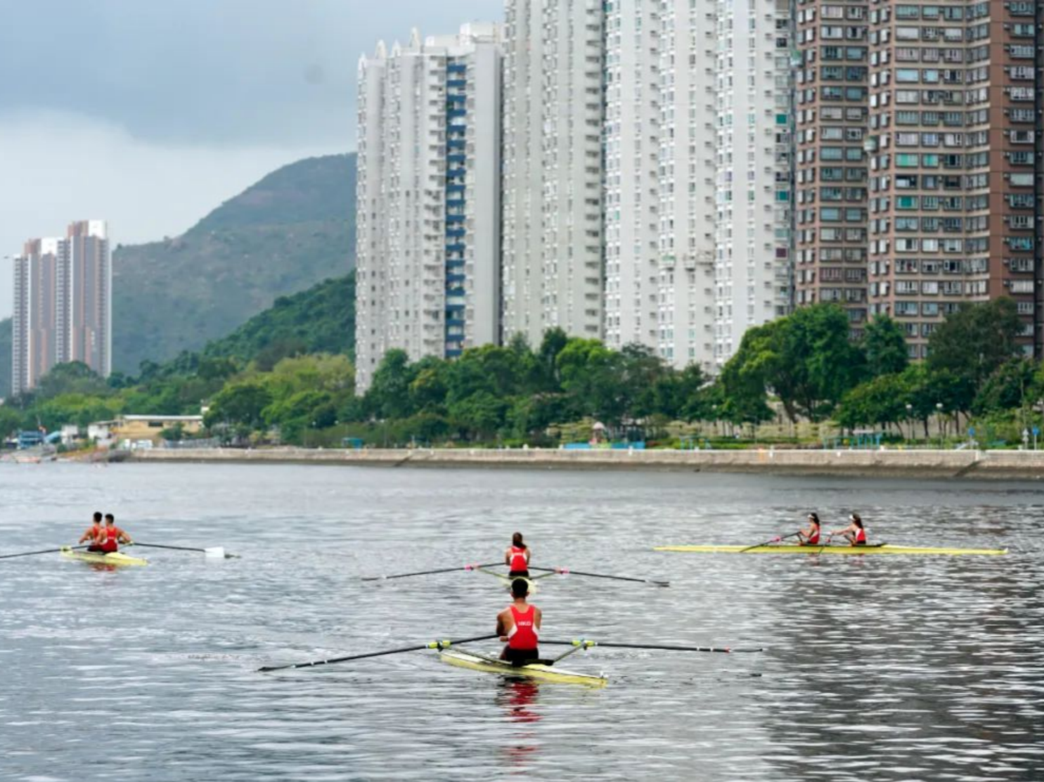 观塘观云 | 国泰客机中止起飞酿11伤；香港国际龙舟邀请赛今举行