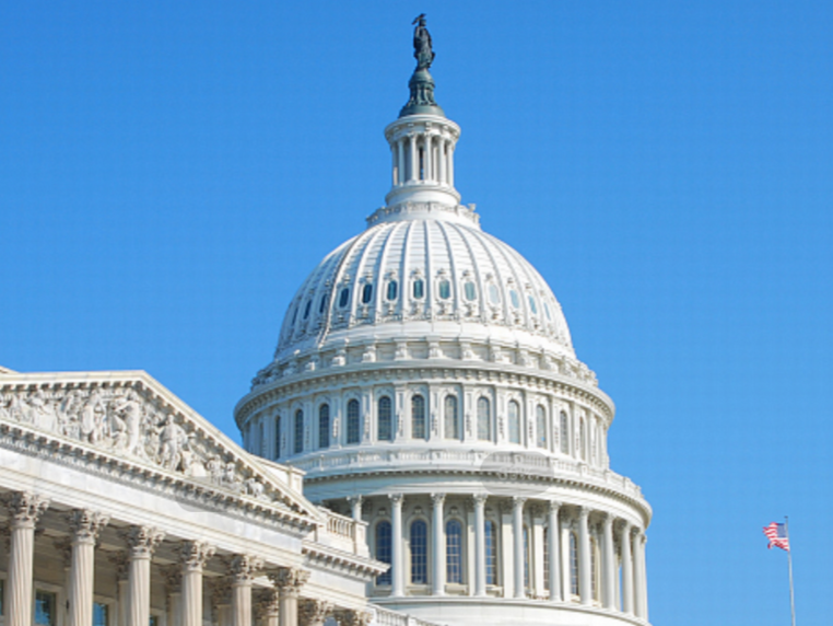 美国会参议院通过关于联邦政府债务上限和预算的法案