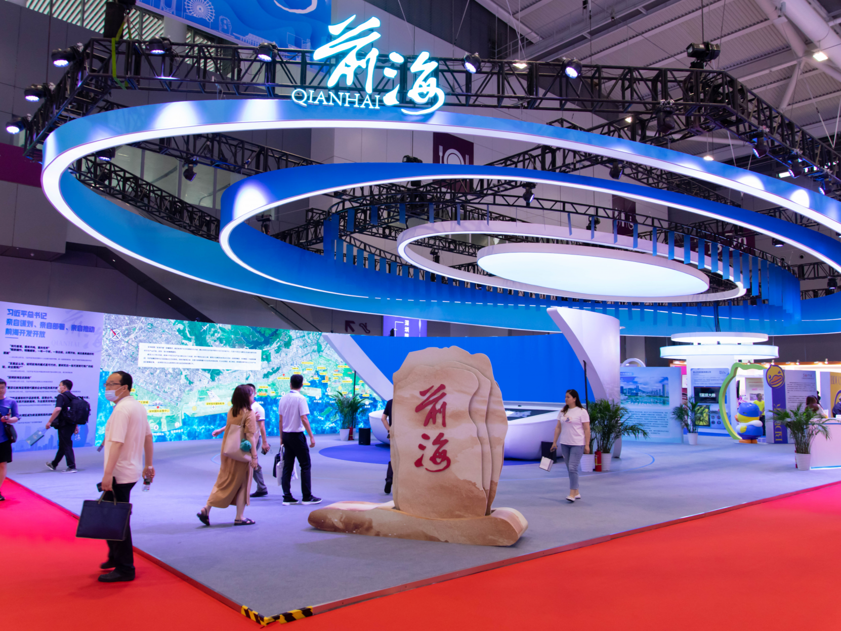 前海携多家企业集中亮相文博会，并同多家企业签订“第十届深圳国际电玩节”参展协议