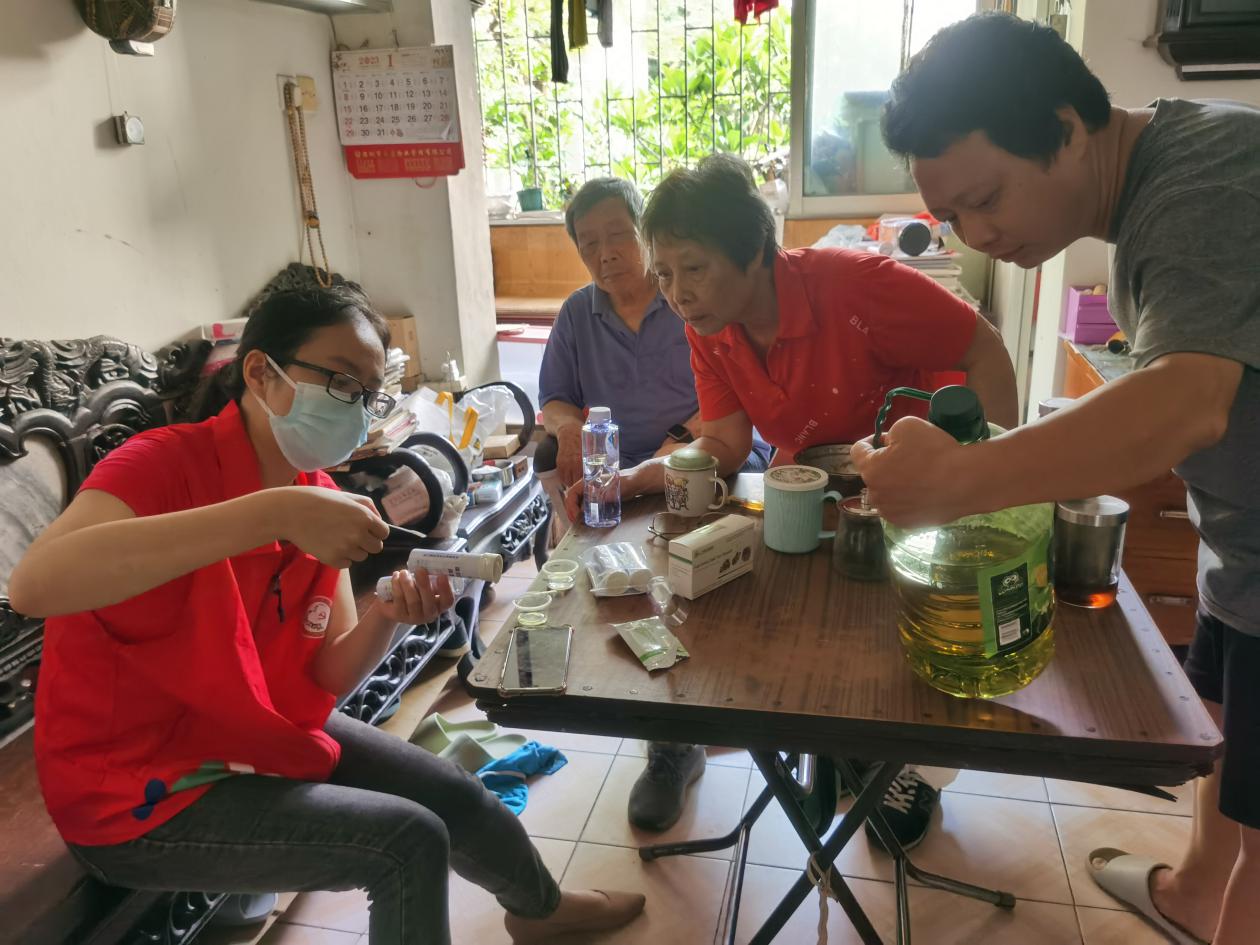 南山水湾社区开展饮食安全营养关爱送到家服务