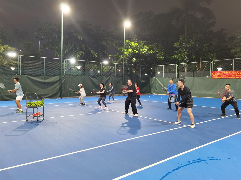 微事暖心 幸福光明：光明街道迳口社区开展网球基础培训活动