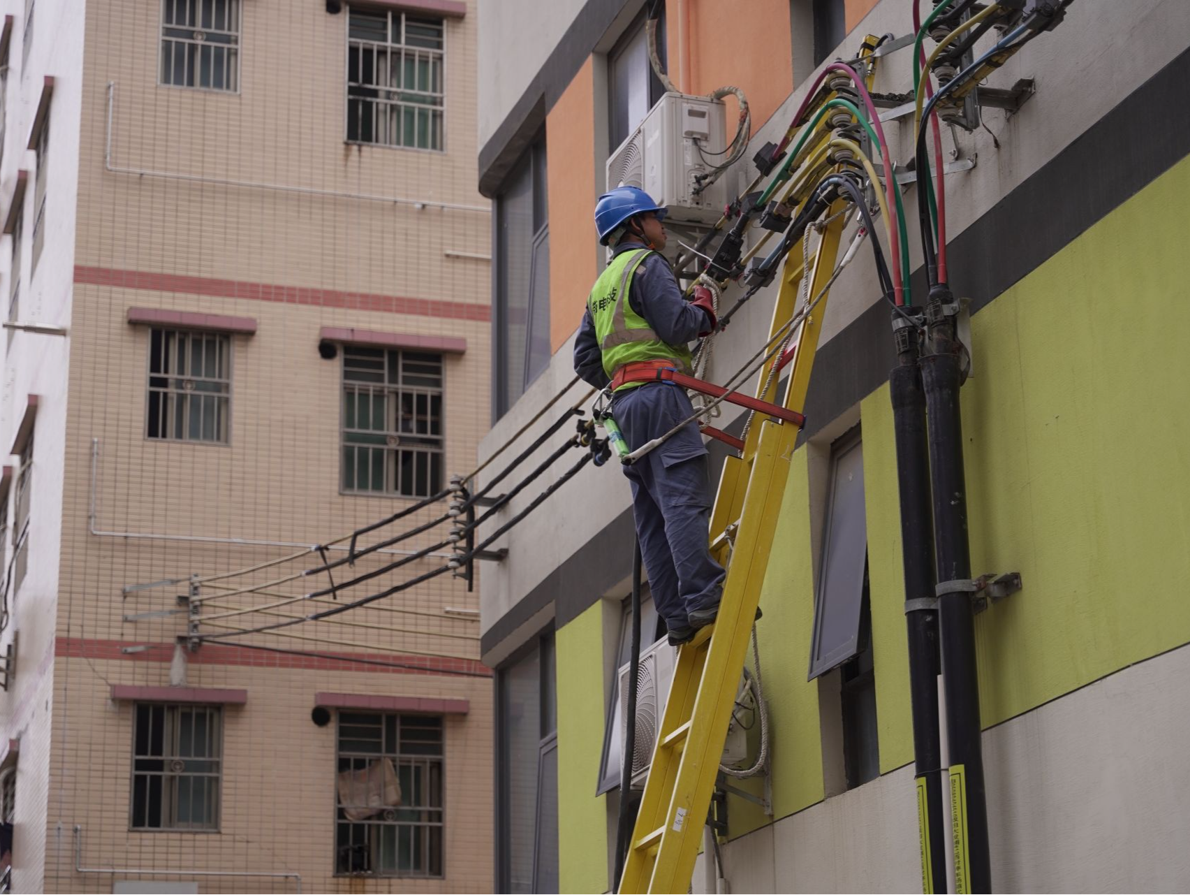 深圳今年将完成150个城中村供用电安全整治