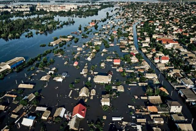 6月7日，乌克兰赫尔松州的洪灾区域。图/美联