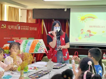 糖果盒上绘出童心与快乐，玉塘街道红星社区组织开展儿童节主题活动