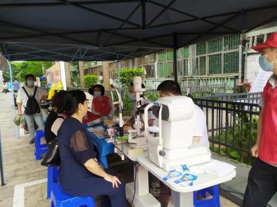 上林社区开展公益眼科诊疗服务