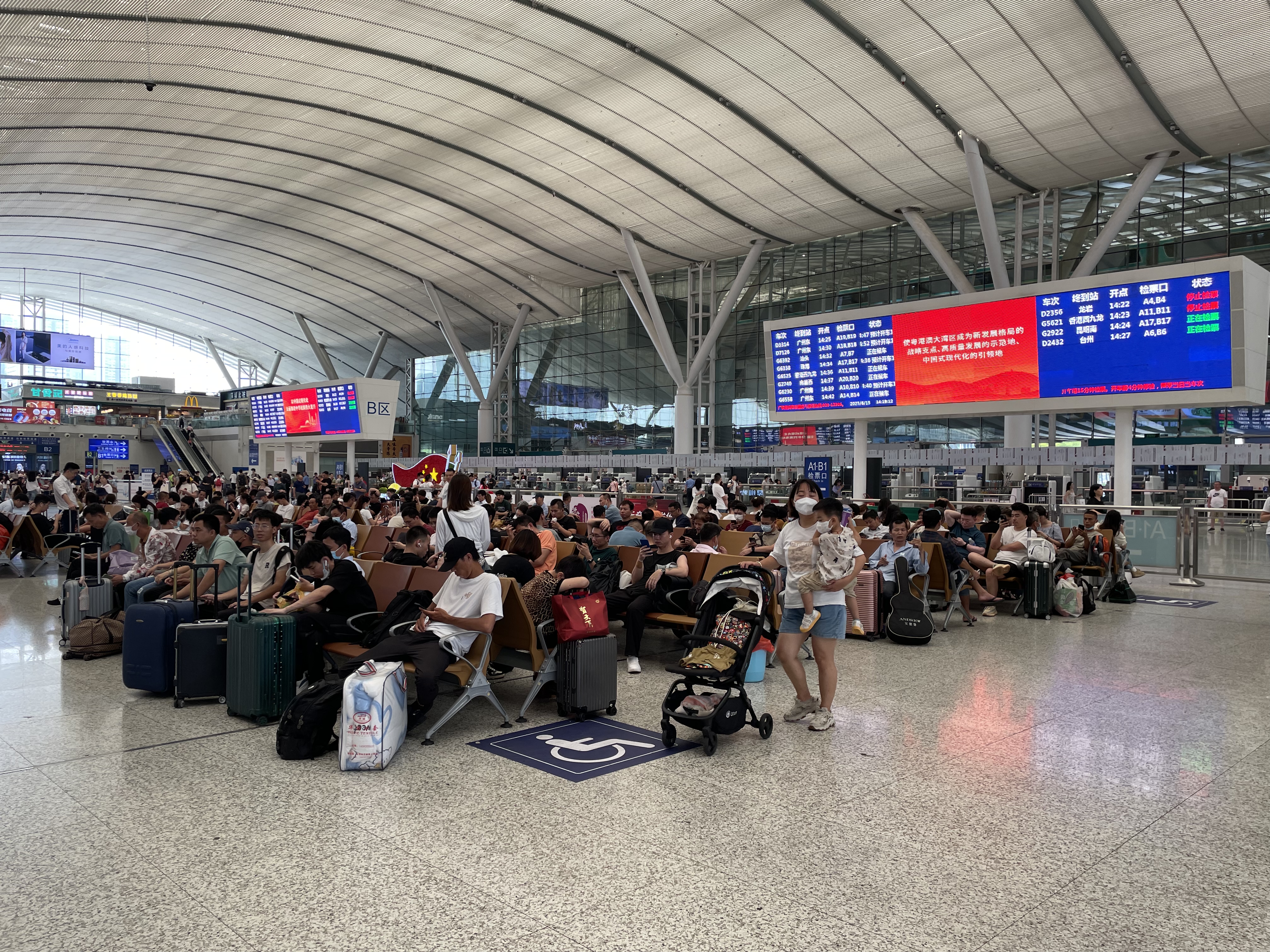端午假期深圳铁路预计发送旅客155万人次，这些热门方向加开列车！