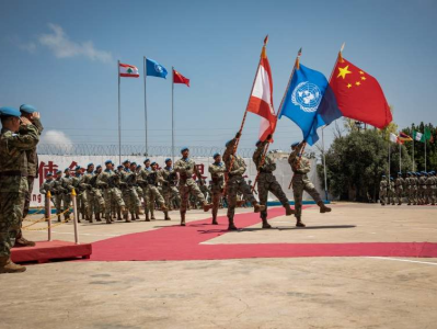 中国赴黎维和部队410名官兵获授联合国“和平勋章”