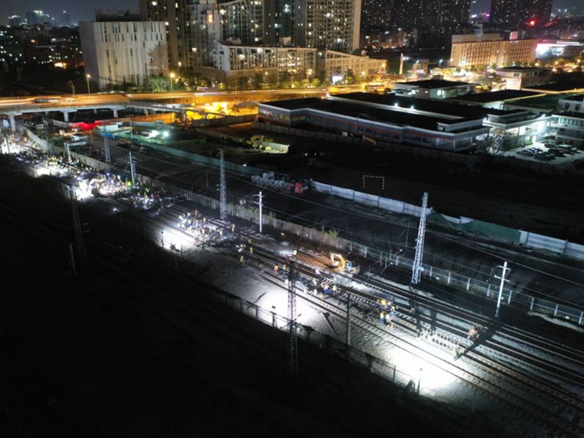 广州白云站最大规模站场改造施工完成