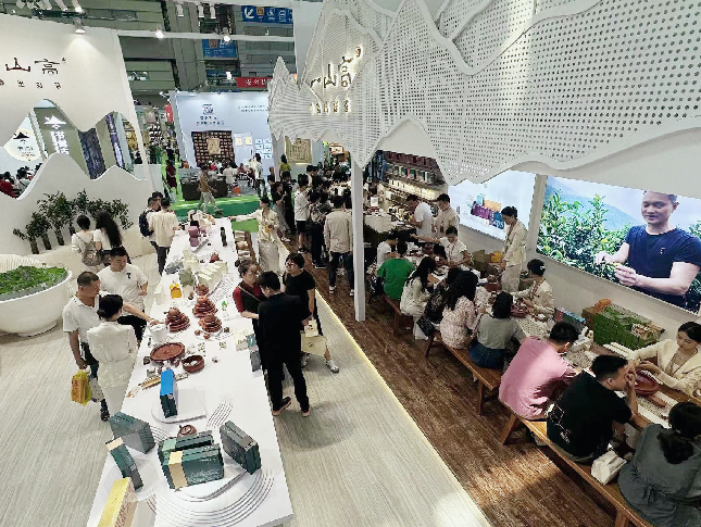 黑马品牌一山高亮相深圳茶博会
