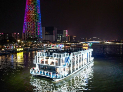 广州珠江夜游“水上交响、地标之旅”音乐主题游船启航
