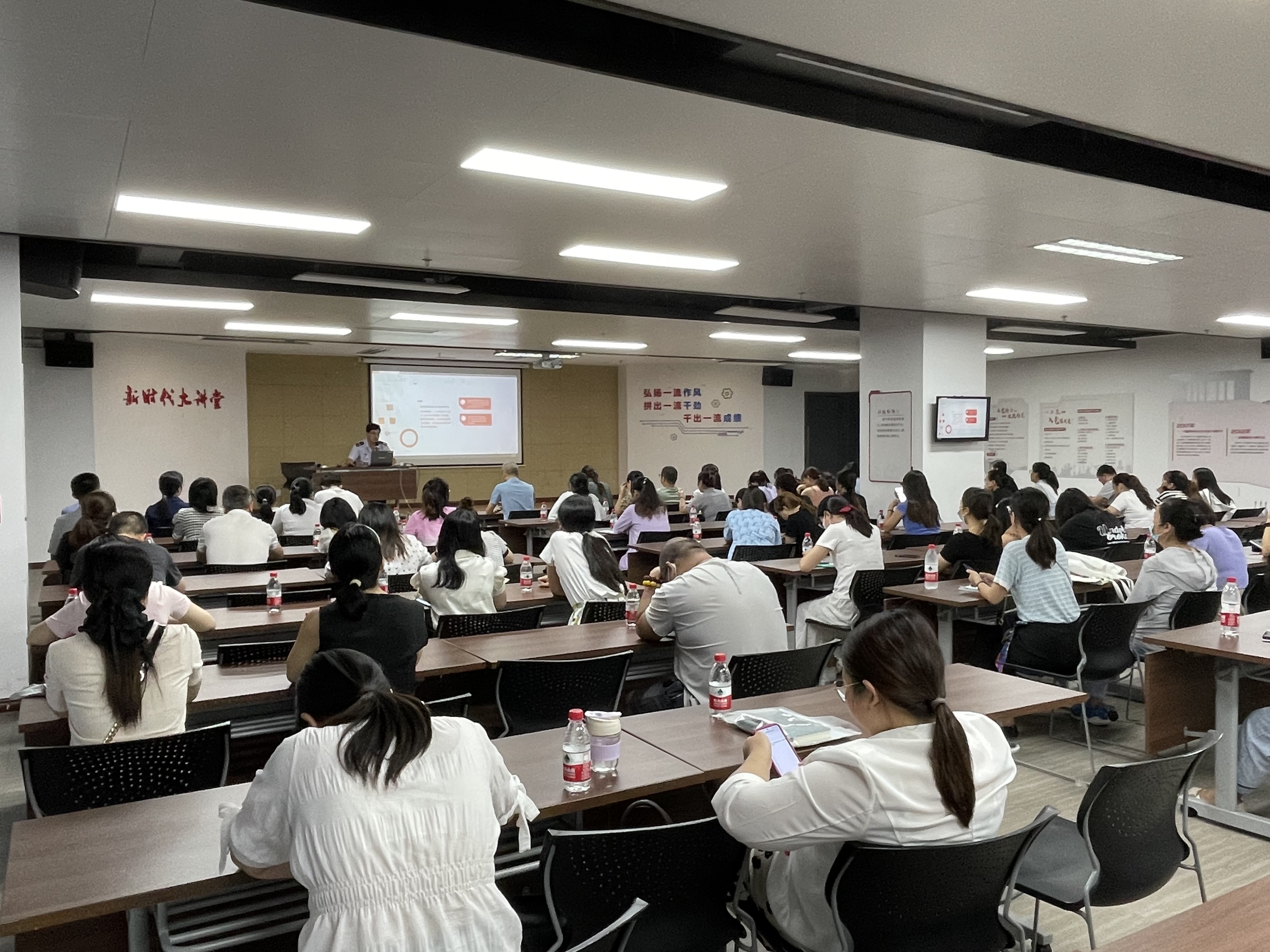 坪山：政策宣讲进园区，助企惠企促发展