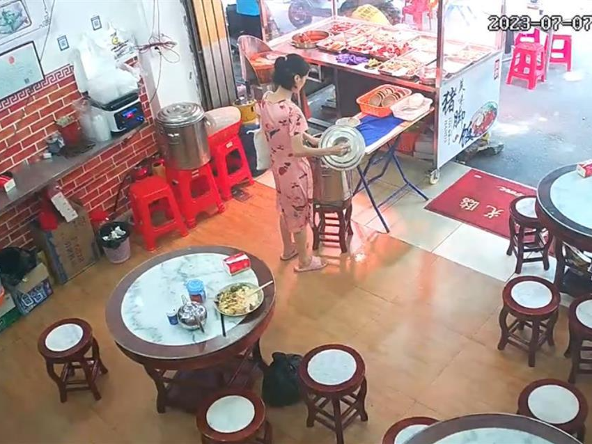 广州一女子在餐厅投放不明物品被抓获，有顾客疑似食用含洗涤剂食品后多次呕吐