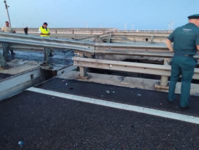 克里米亚大桥遭袭，普京：俄罗斯会做出回应