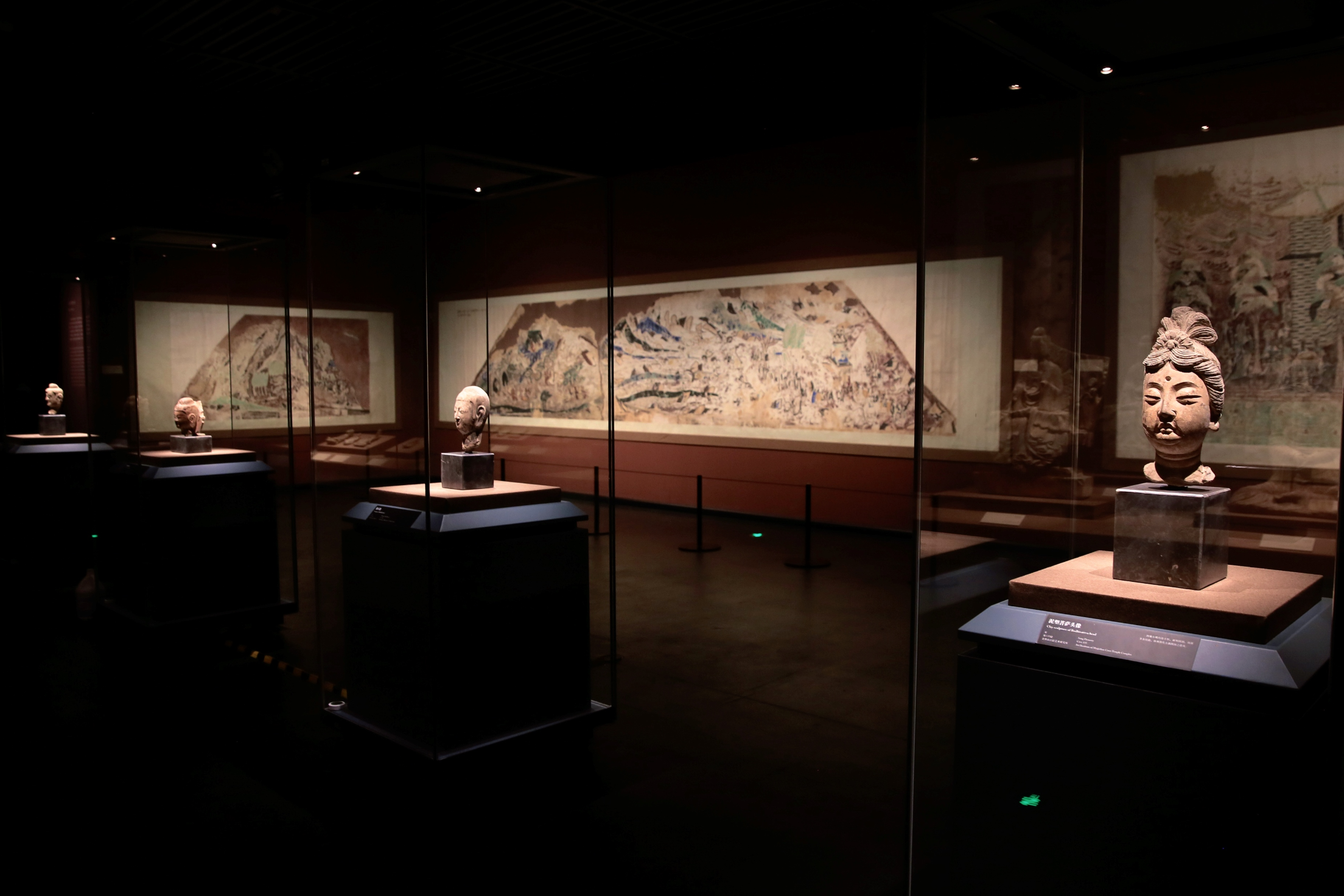 “东方微笑——麦积山石窟展”在南山博物馆开幕