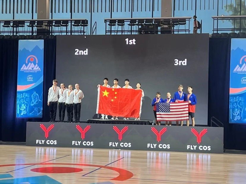 4名深圳少年，站上世界跳绳锦标赛冠军领奖台！