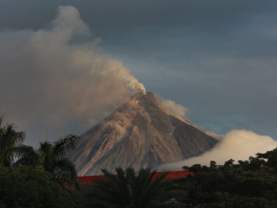 菲律宾超1600名因火山活动疏散居民患呼吸疾病