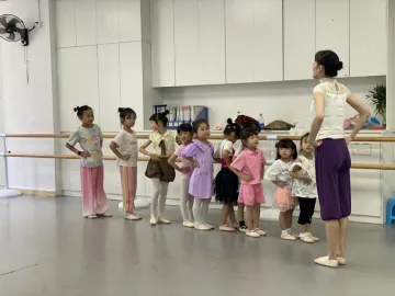 舞动吧少年！南园社区开展儿童公益舞蹈课