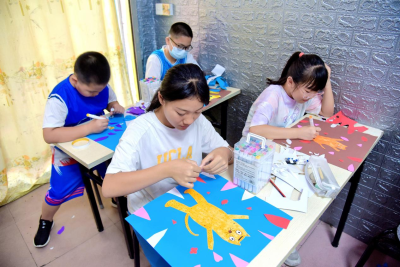 潭头社区开展“童绘未来 共享美好”绘画兴趣小组活动