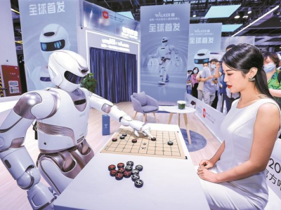 人形机器人将入寻常家，或成下一代消费级人机交互中心！优必选持续投入智能机器人研发