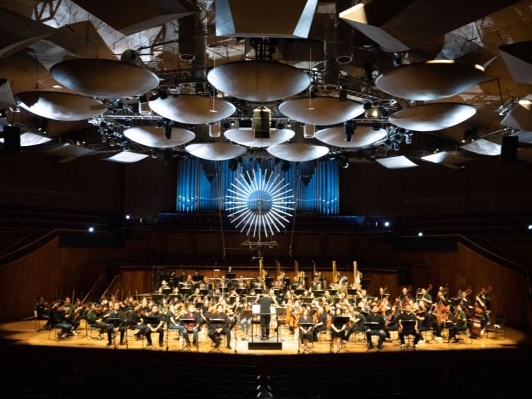 音乐厅开启“魔幻之旅” 音乐会版歌剧《莱茵的黄金》广州首演