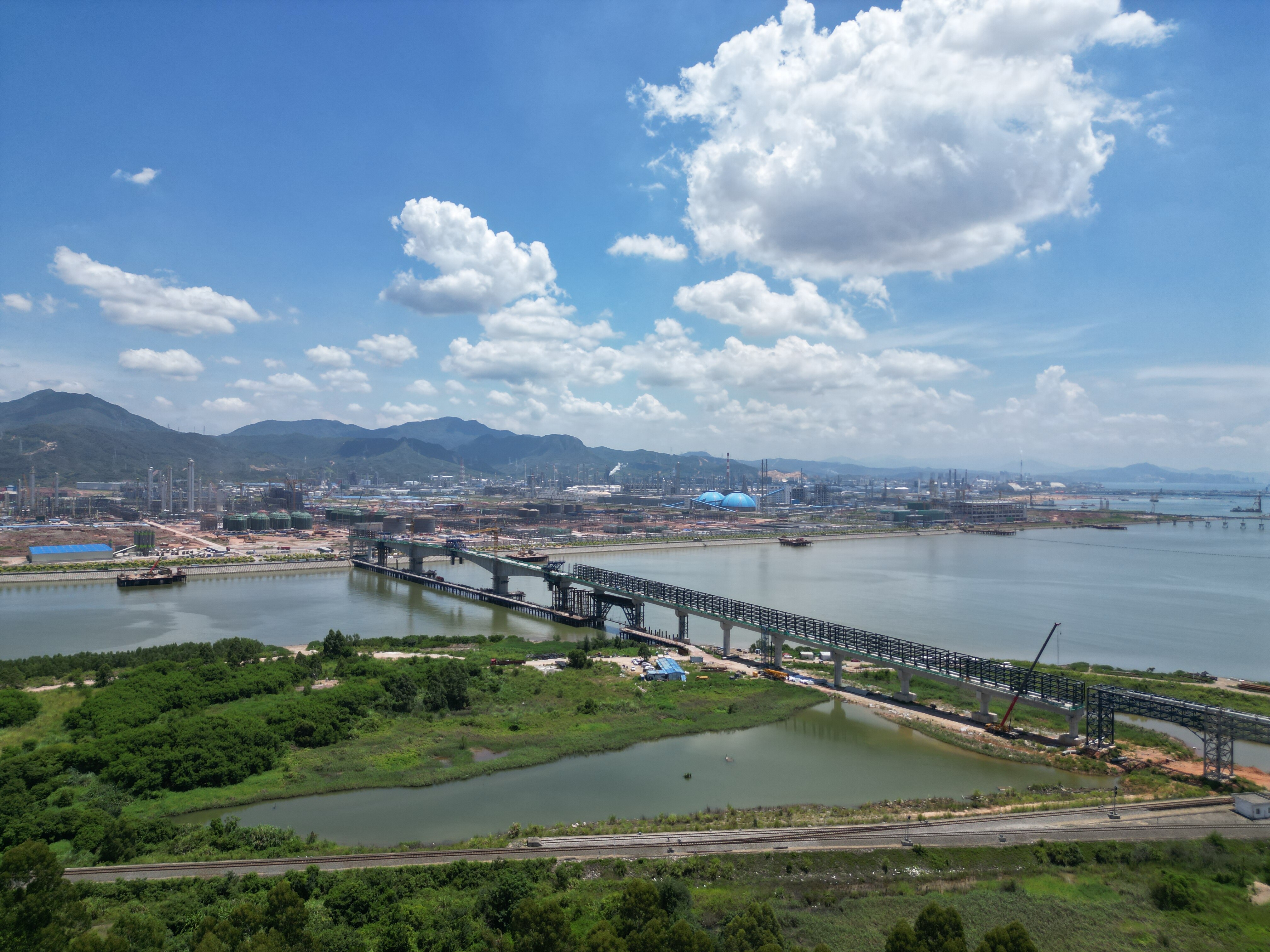 中海油惠州石化3条输油管线投用
