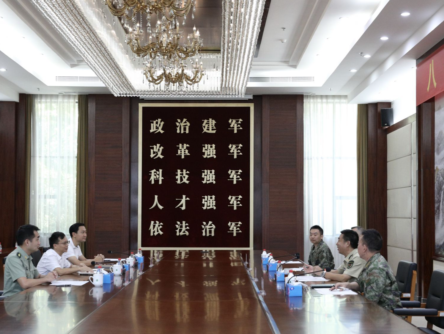 共叙鱼水深情！东莞企石拥军慰问团赴东莞军分区慰问座谈
