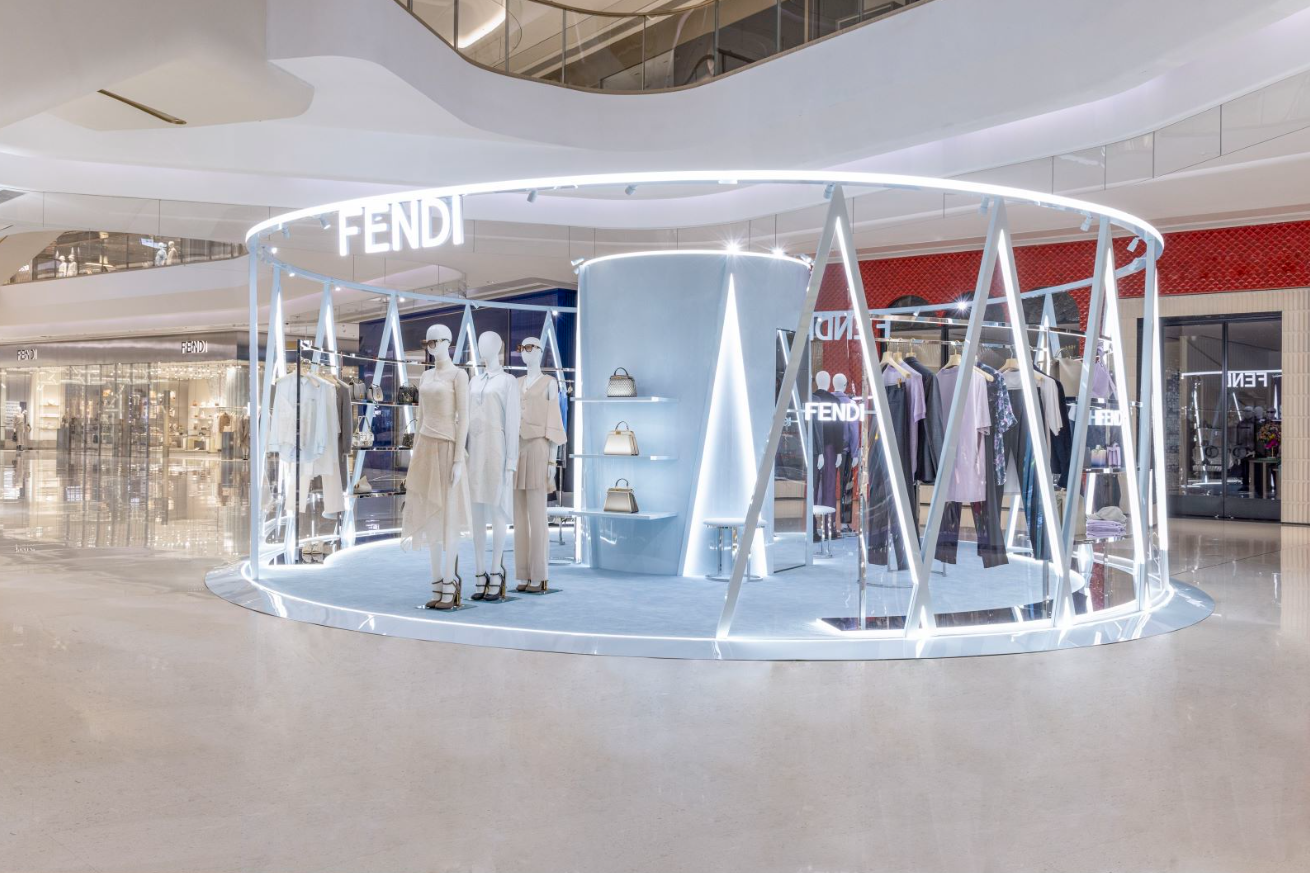 FENDI 2023 秋冬系列限时店亮相