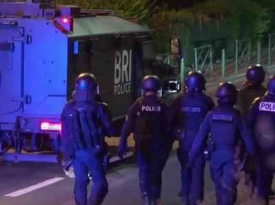 法国警察射杀少年引发持续骚乱 政府取消大型活动