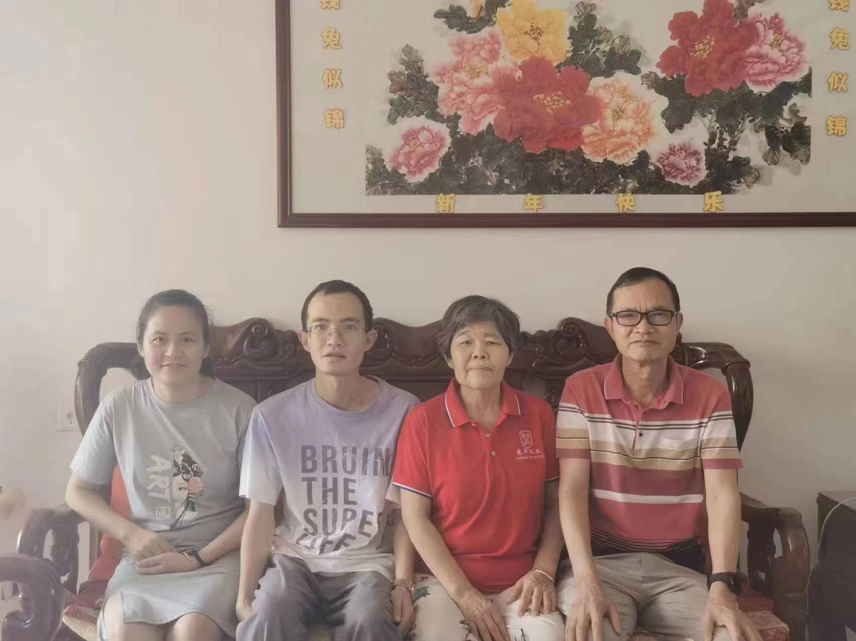杨建军家庭：老中医风雨无阻义诊5年｜“十佳爱心家庭”候选者故事