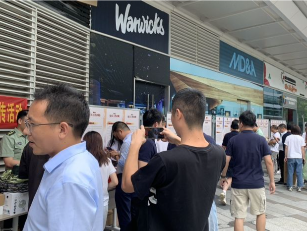 光明区凤凰街道兵役法律知识巡展走进南太云创谷园区