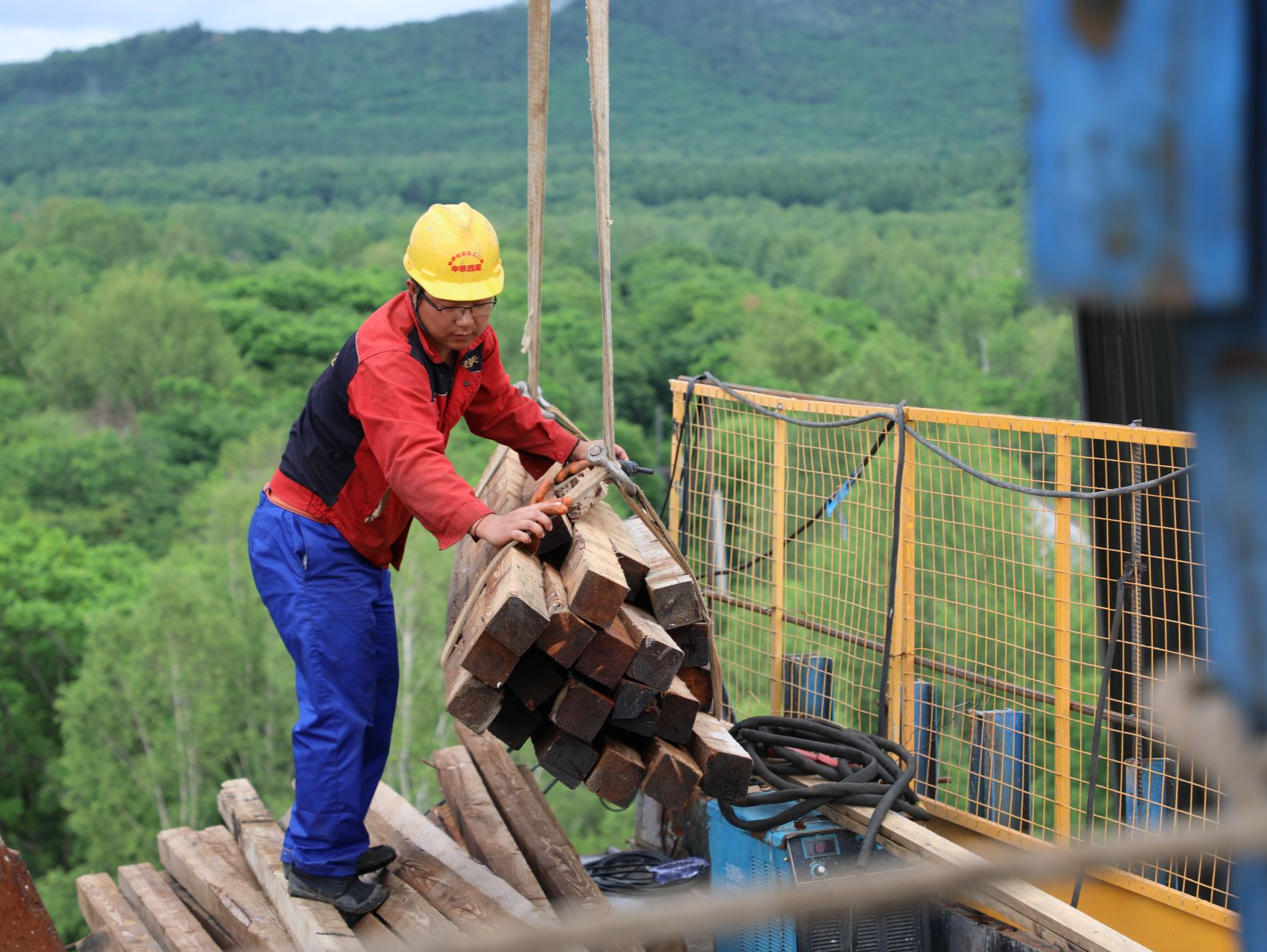 哈伊高铁铁伊段建设进入冲刺阶段 年内有望铺轨