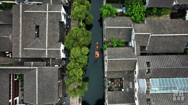 △“水陆并行、河街相邻”的平江历史文化街区。（总台国广记者李晋拍摄）