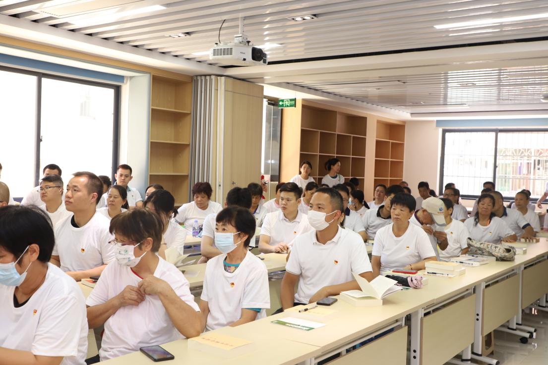 龙光社区举行主题党日活动