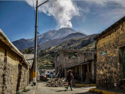 秘鲁乌维纳斯火山再次喷发，附近地区进入紧急状态