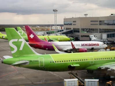 俄媒：莫斯科伏努科沃机场与多莫杰多沃机场暂停航班起降