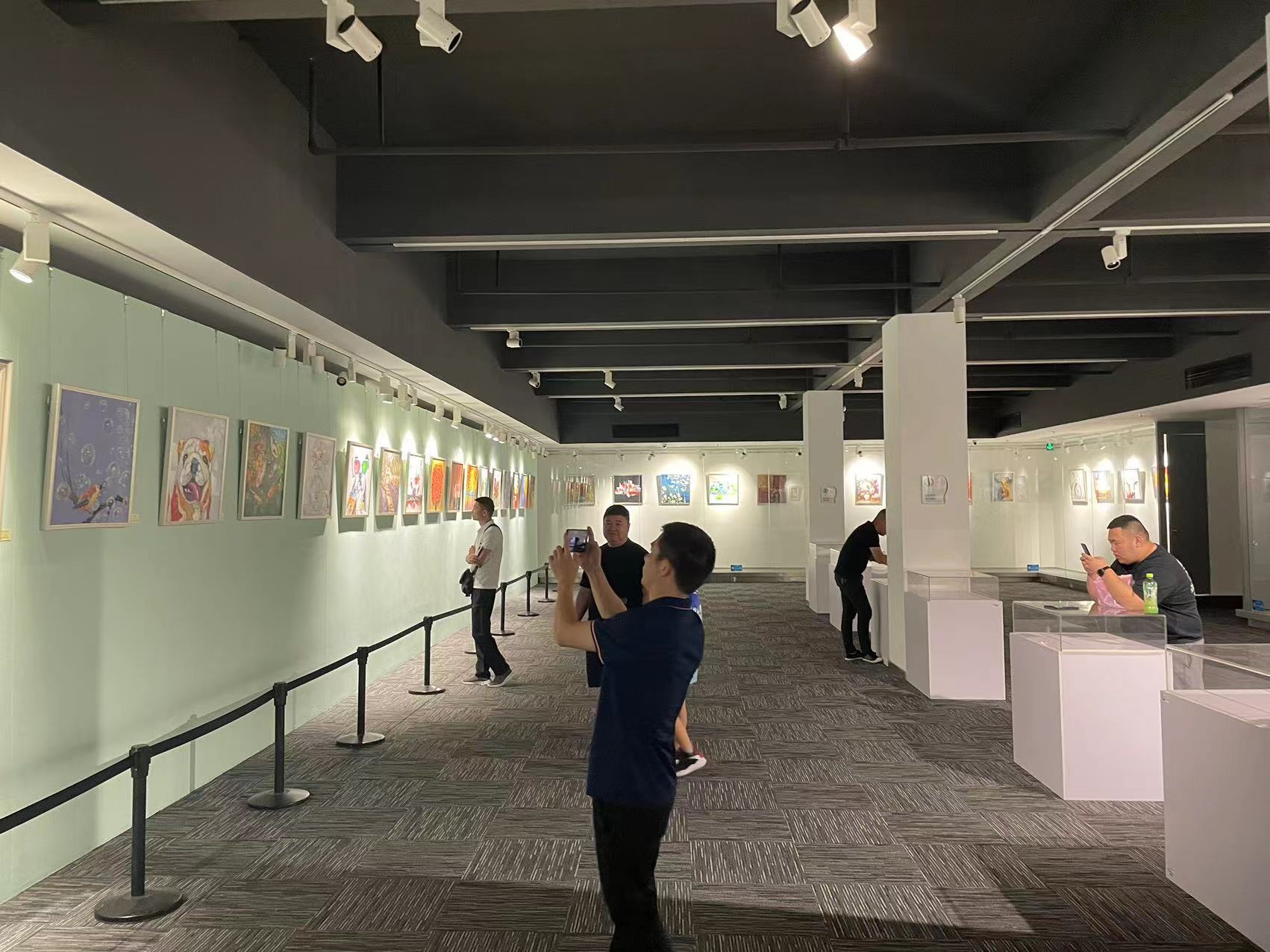 “以爱化画”心青年绘画作品展在福田文化馆开展