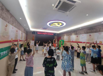 鹏盛社区举办青少年舞动减压沙龙