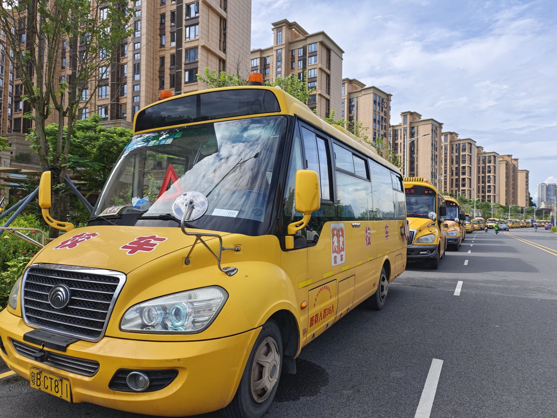 开学在即，深圳给全市校车集中“体检”
