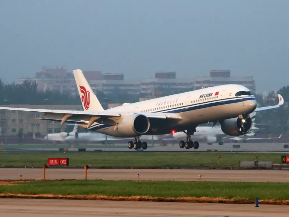 网传一北京飞上海航班降落日本，国航回应