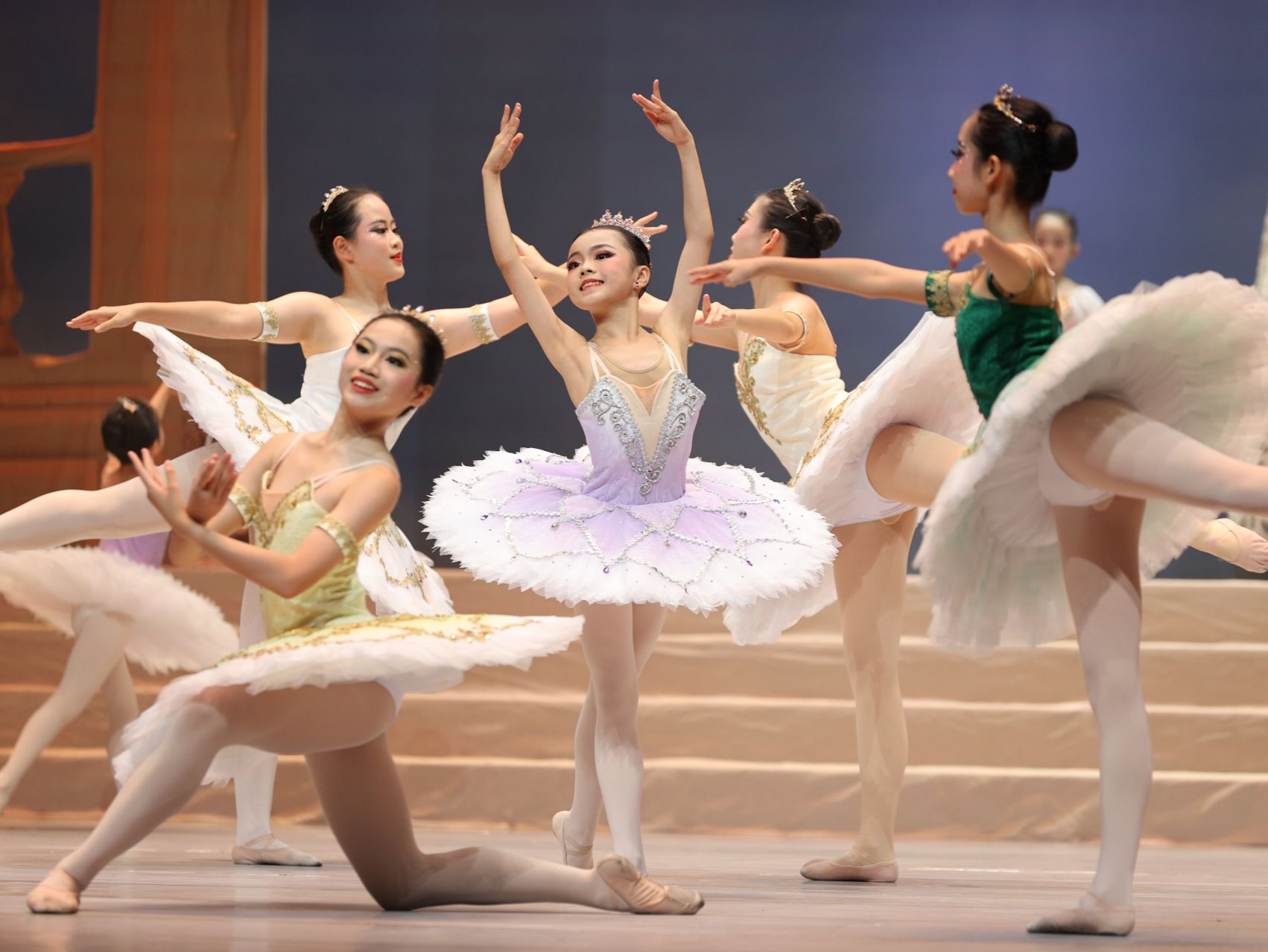 青少年古典芭蕾舞剧《睡美人》在深圳保利剧院上演