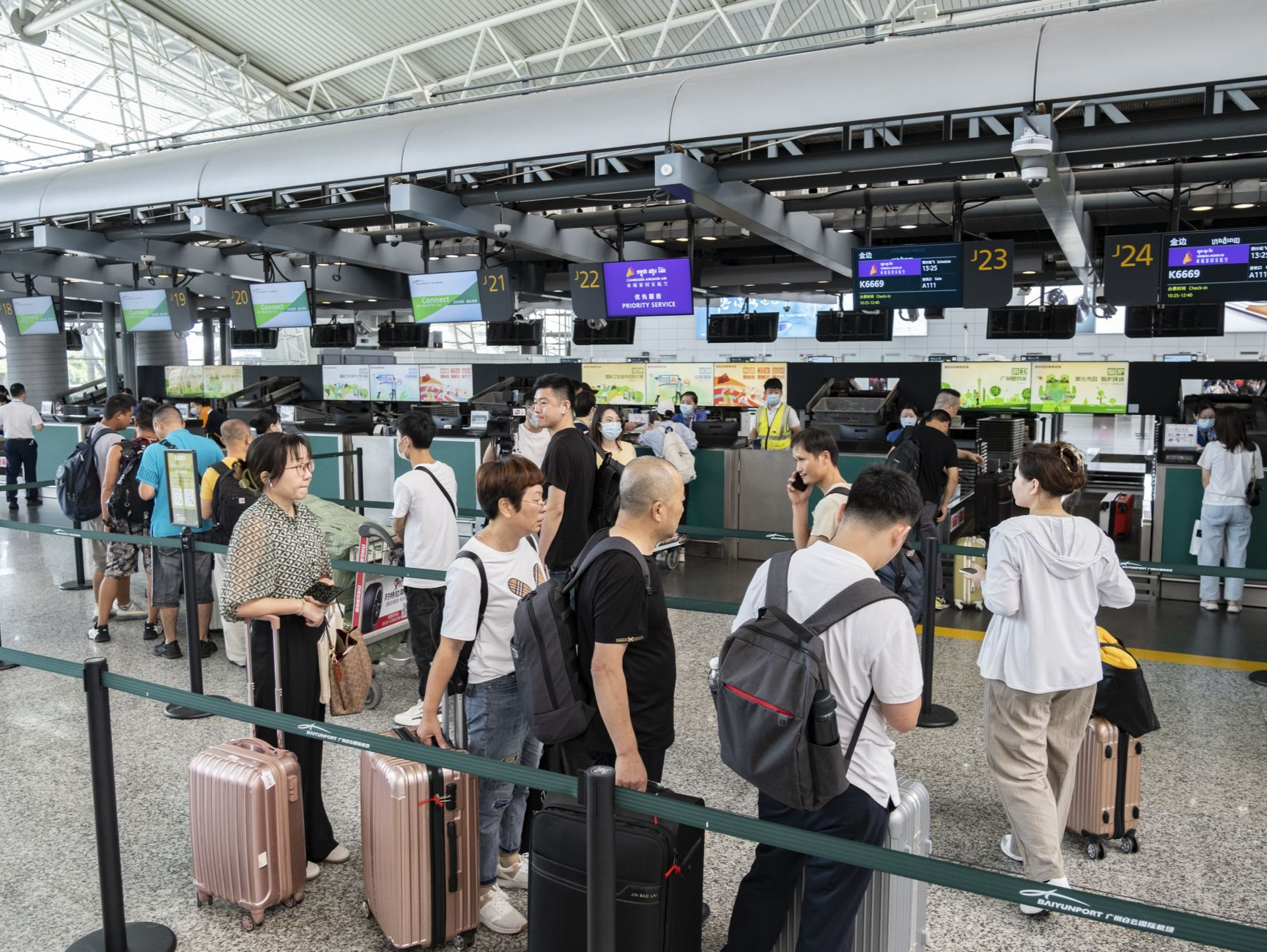 7月广州白云机场接送旅客超600万人次