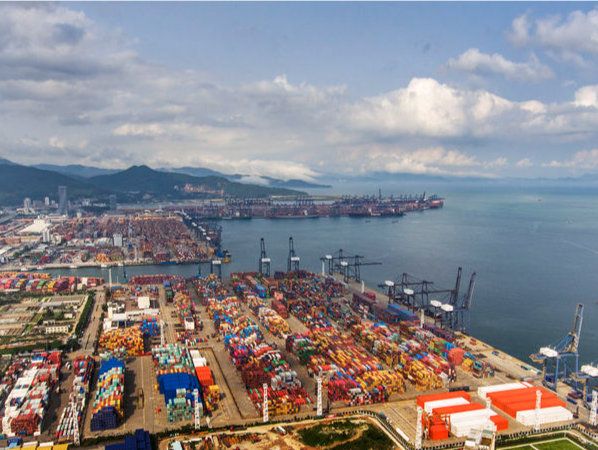 深圳港进出口集装箱吞吐量7月环比增长12.7%