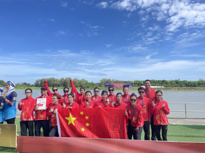 龙舟世锦赛第四日 东莞南方科技龙舟队获2000米绕标赛季军