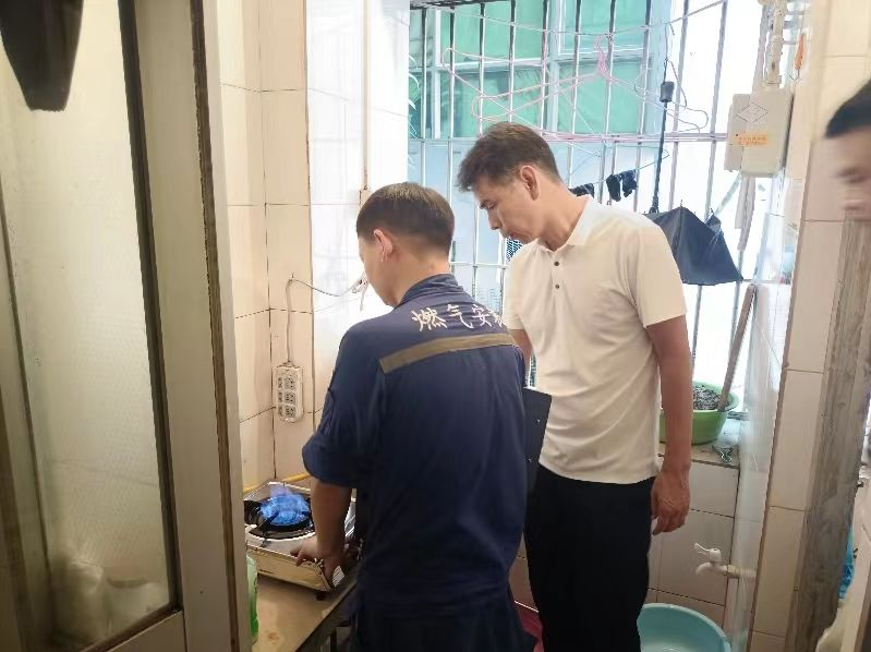 集中通气点火，龙华又一小区实现天然气“瓶改管”